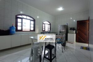 Ref.: R$450.000,00 Casa Térrea com 3 dorm, sendo uma suíte e churrasqueira (81234)