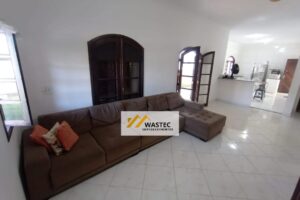 Ref.: R$450.000,00 Casa Térrea com 3 dorm, sendo uma suíte e churrasqueira (81234)