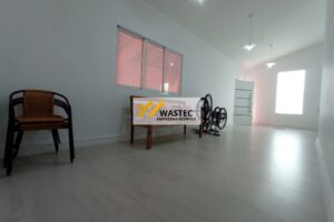 Ref.: R$900.000,00 Casa térrea com 3 dormitórios, sendo 1 suíte, área de churrasqueira (80847)