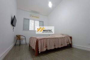 Ref.: R$900.000,00 Casa térrea com 3 dormitórios, sendo 1 suíte, área de churrasqueira (80847)