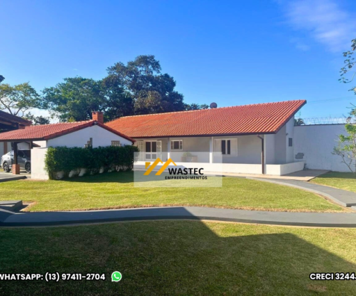 Ref.: R$1.200.000,00 Casa Térrea com 2 suítes, Edícula e Quintal espaçoso (04245)