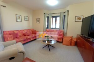 Ref.: R$1.200.000,00 Casa Térrea com 2 suítes, Edícula e Quintal espaçoso (04245)