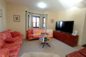 Ref.: R$1.200.000,00 Casa Térrea com 2 suítes, Edícula e Quintal espaçoso (04245)