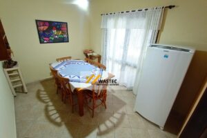 Ref.: R$1.200.000,00 Casa Térrea com 2 suítes, Edícula e Quintal espaçoso (04245)