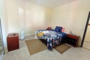 Ref.: R$1.200.000,00 Casa Térrea com 2 suítes, Edícula e Quintal espaçoso (04245)