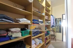Ref.: R$1.200.000,00 Casa Térrea com 2 suítes, Edícula e Quintal espaçoso (04245)