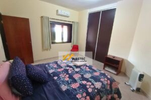 Ref.: R$1.200.000,00 Casa Térrea com 2 suítes, Edícula e Quintal espaçoso (04245)