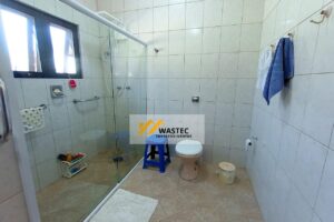 Ref.: R$1.200.000,00 Casa Térrea com 2 suítes, Edícula e Quintal espaçoso (04245)