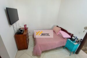 Ref.: R$1.200.000,00 Casa Térrea com 2 suítes, Edícula e Quintal espaçoso (04245)