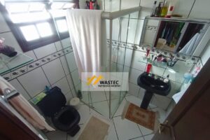 Ref.: R$1.200.000,00 Casa Térrea com 2 suítes, Edícula e Quintal espaçoso (04245)