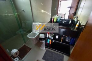 Ref.: 700.000,00 Casa Térrea com 3 Suítes, Piscina e Churrasqueira (80044)