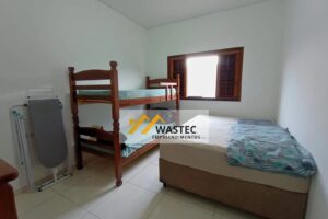 Ref.: 700.000,00 Casa Térrea com 3 Suítes, Piscina e Churrasqueira (80044)