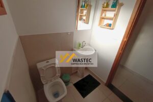 Ref.: 700.000,00 Casa Térrea com 3 Suítes, Piscina e Churrasqueira (80044)