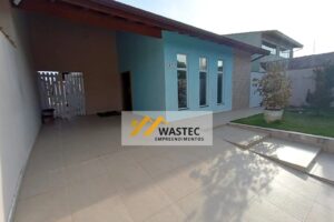 Ref.: 700.000,00 Casa Térrea com 3 Suítes, Piscina e Churrasqueira (80044)