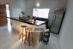 Ref.: 700.000,00 Casa Térrea com 3 Suítes, Piscina e Churrasqueira (80044)