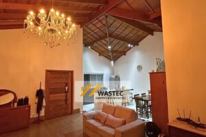 Ref.: 700.000,00 Casa Térrea com 3 Suítes, Piscina e Churrasqueira (80044)
