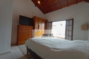 Ref.: 700.000,00 Casa Térrea com 3 Suítes, Piscina e Churrasqueira (80044)