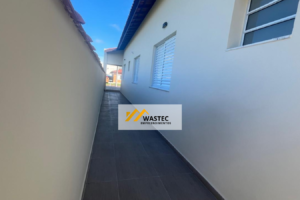 Ref.: R$ 897.000,00 Casa térrea com três dormitórios e uma maravilhosa área de lazer com piscina (80468)